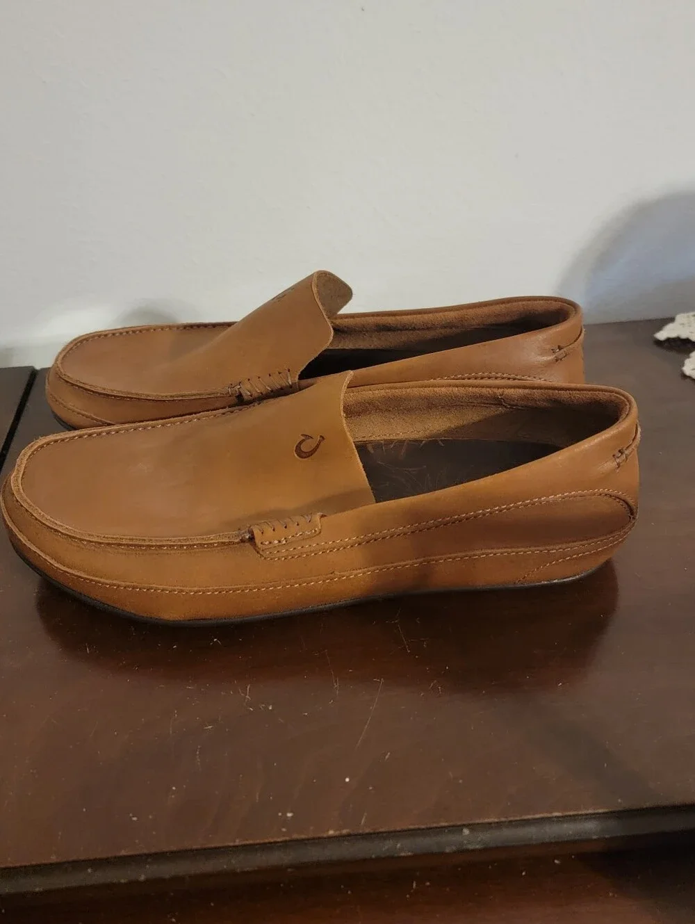 Olukai Men's Kulana Loafer Sz 9 Brown Tan Leather Casual Moc Slip On Shoe